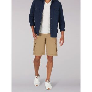 Wrangler shorts with t-shirt